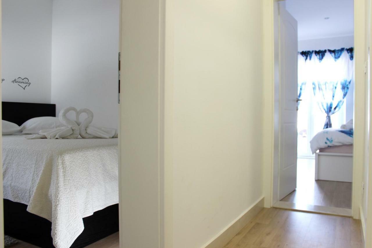 Apartment Pino Pucisca Buitenkant foto